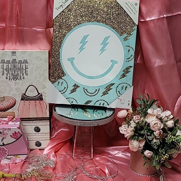 DESIGN DISTRICT Studio Frame - Picture 1 of 3